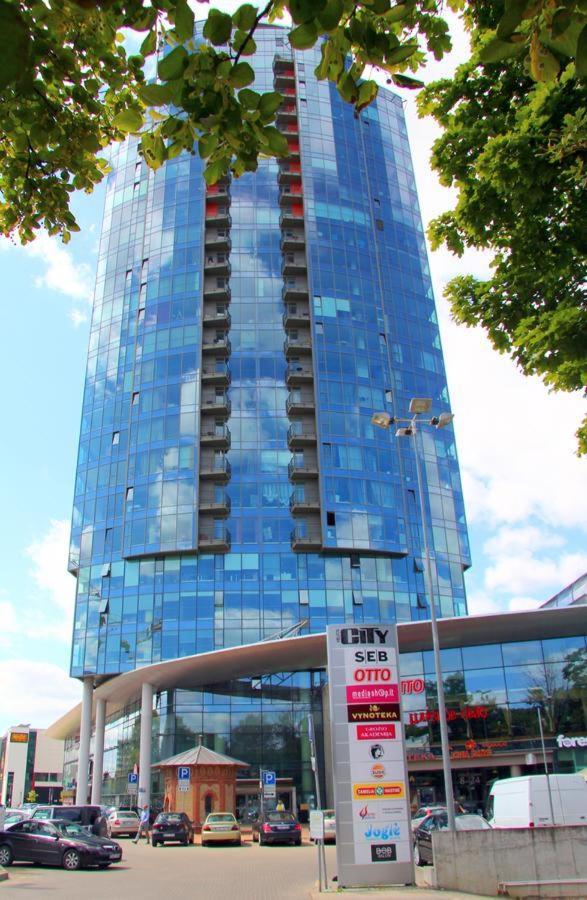 Helios Luxury Apartment In Vilnius Skyscraper Esterno foto