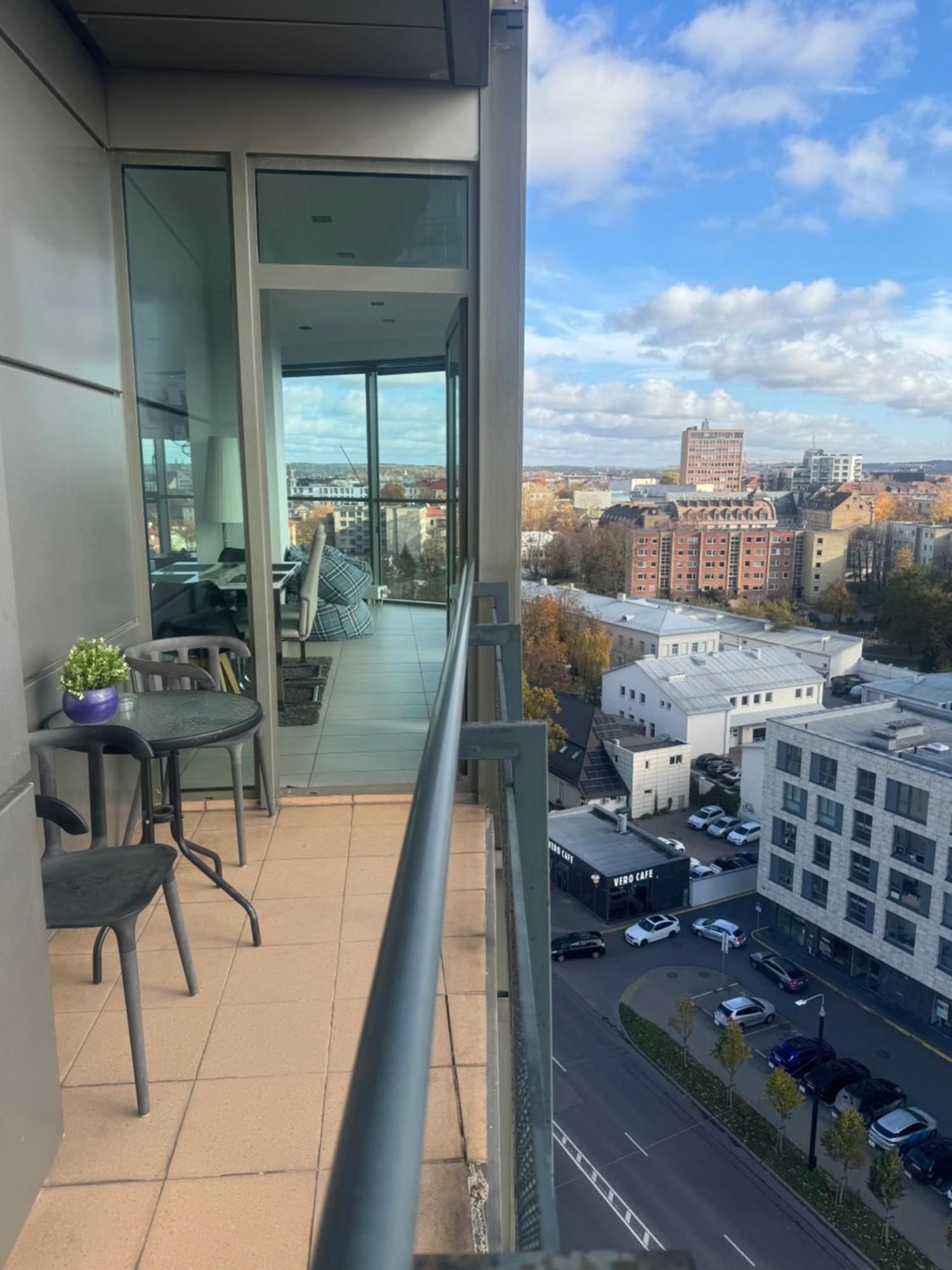 Helios Luxury Apartment In Vilnius Skyscraper Esterno foto